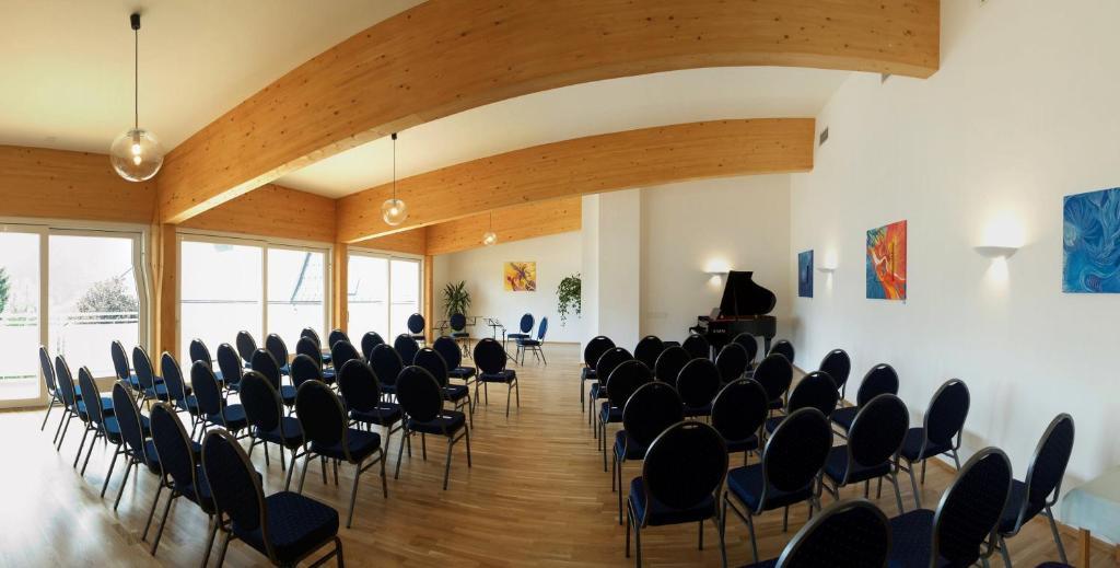 Hotel Zum Kirchenwirt มาเรียตเซลล์ ภายนอก รูปภาพ