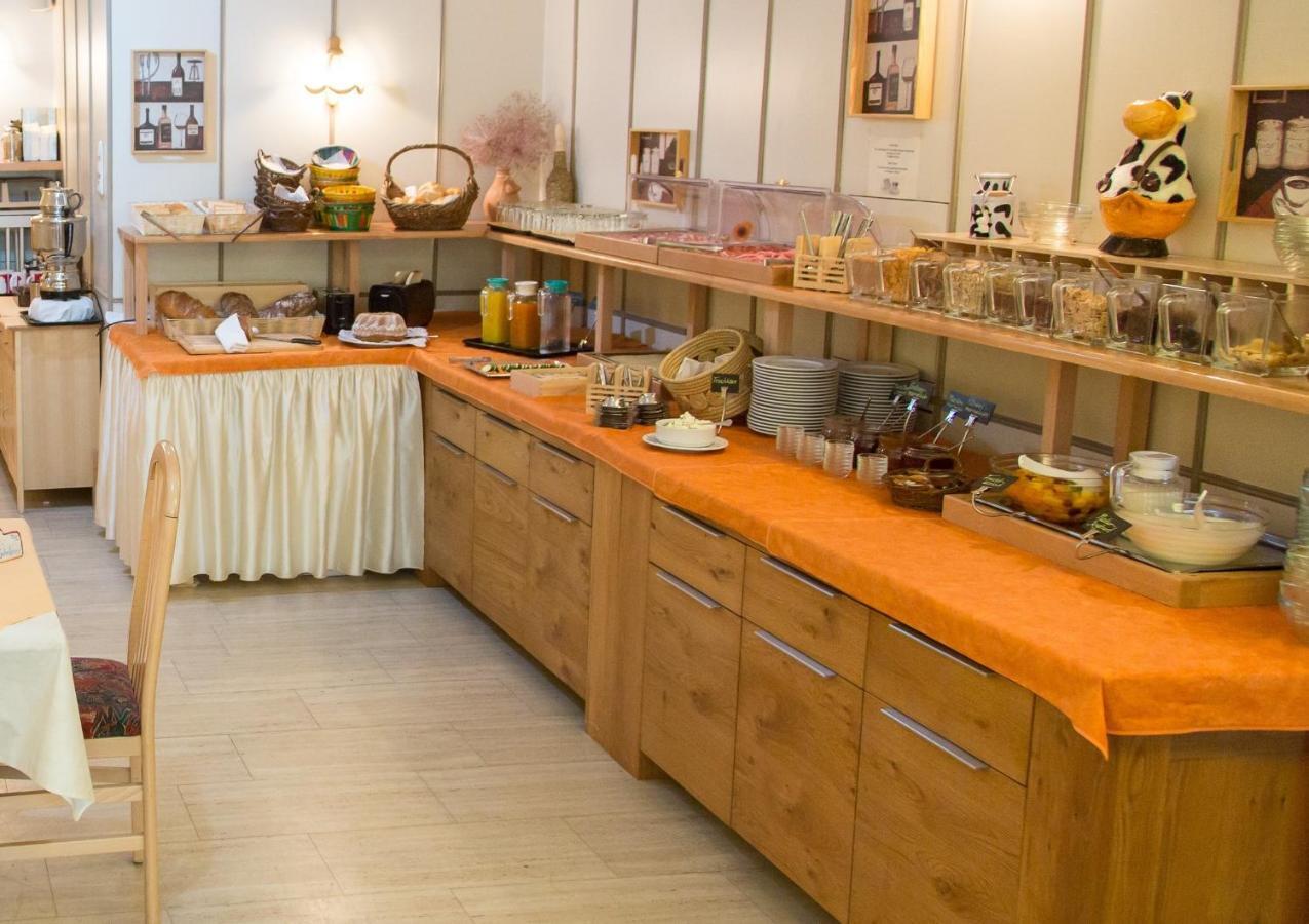 Hotel Zum Kirchenwirt มาเรียตเซลล์ ภายนอก รูปภาพ